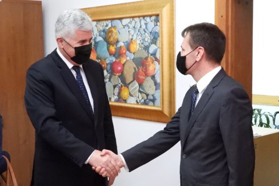 Zamjenik predsjedavajućeg Doma naroda dr. Dragan Čović primio u nastupnu posjetu ambasadora Rumunije u BiH